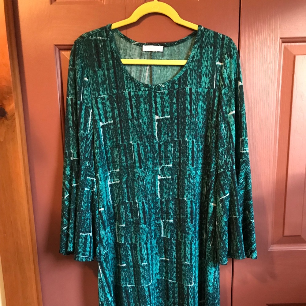 Prelude Dress Fun Slit Bell Sleeves